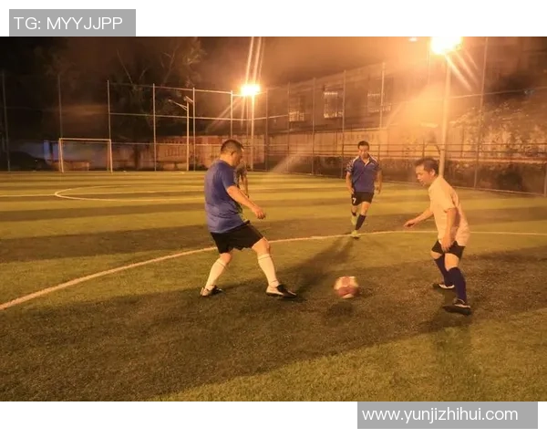 手指足球2全新挑战赛开启，带你体验指尖上的足球激情与策略对决